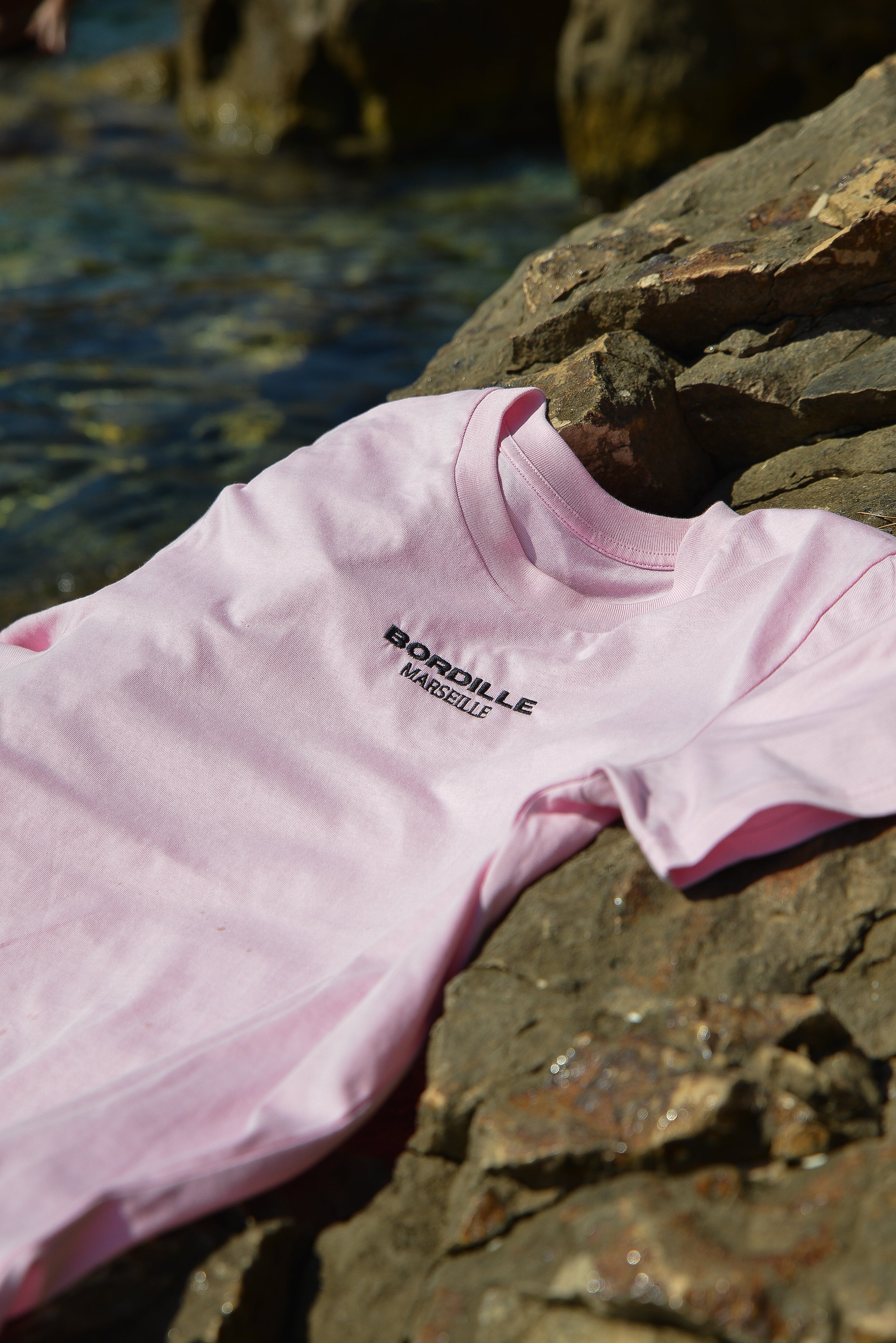 T-shirt Rose Pastel Brodé Unisexe – Bordille Marseille - photo 3 | Bordille Marseille